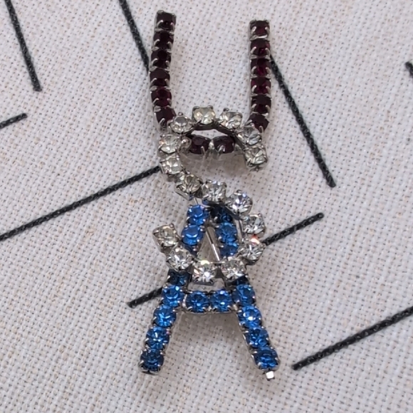Blue and Silver Crystal USA Patriotic Brooch Approx 2.5" - excellent condition - Picture 3 of 3